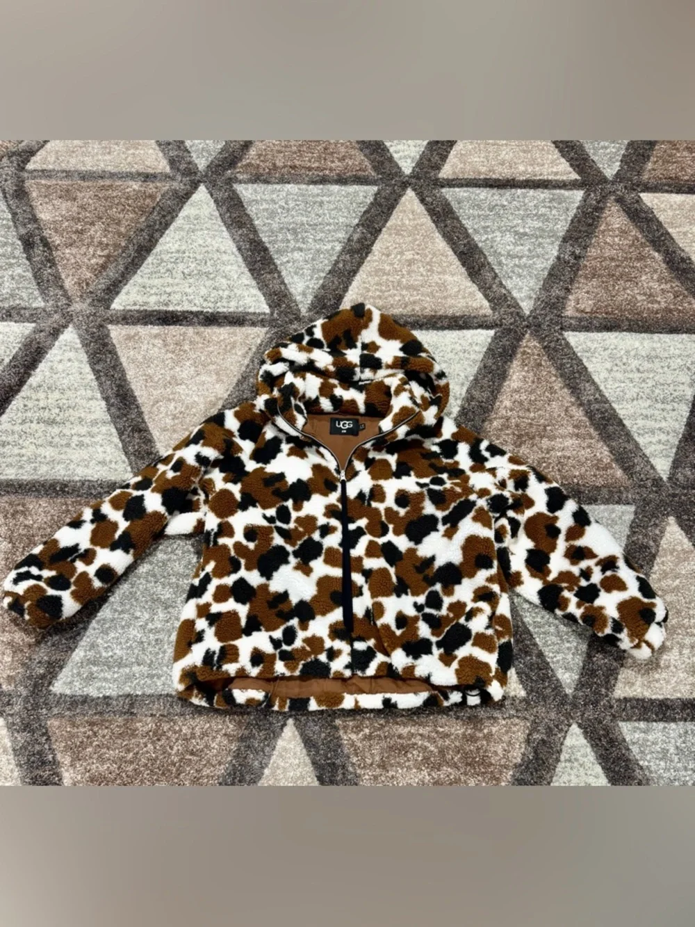 UGG RTW Olympia Sherpa Chestnut Cow Print Coat Size Small/Medium - Picture 1 of 4